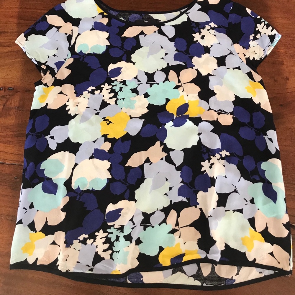 Gap floral shirt